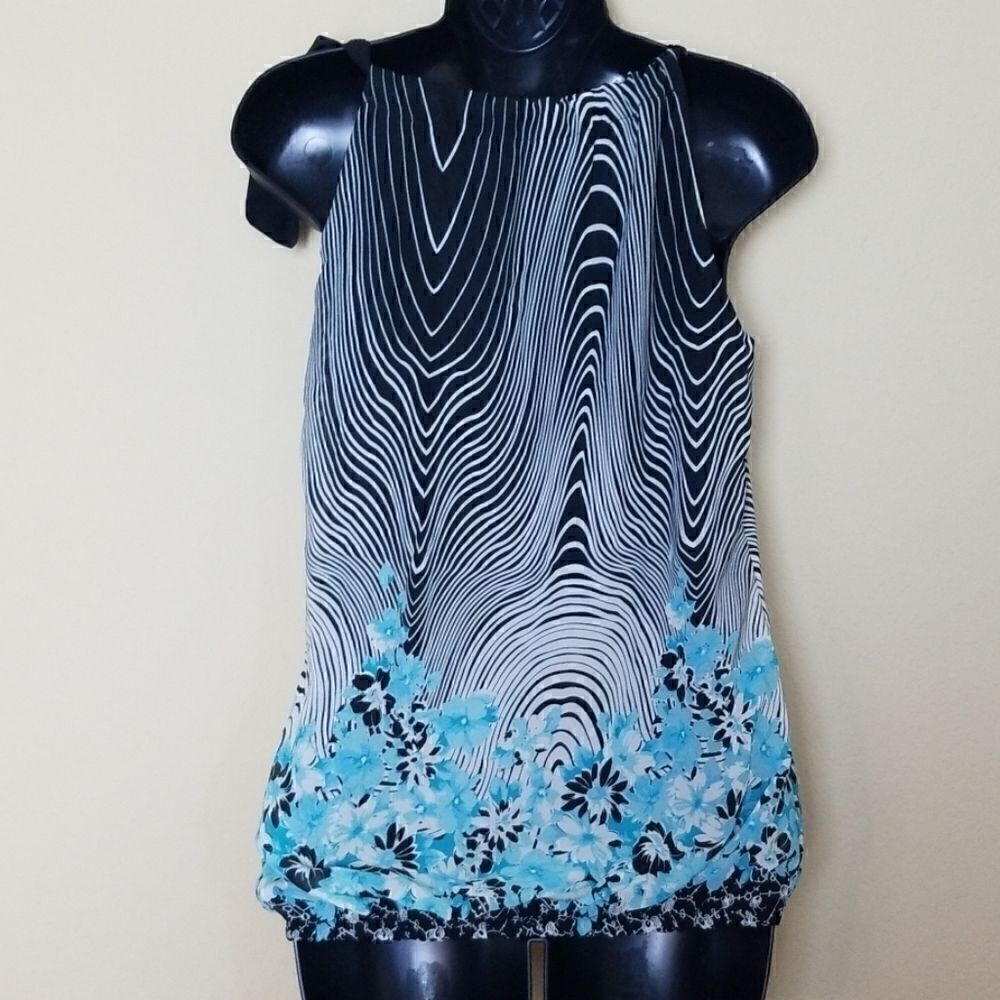 Wrapper Floral Halter Top - Picture 5 of 7